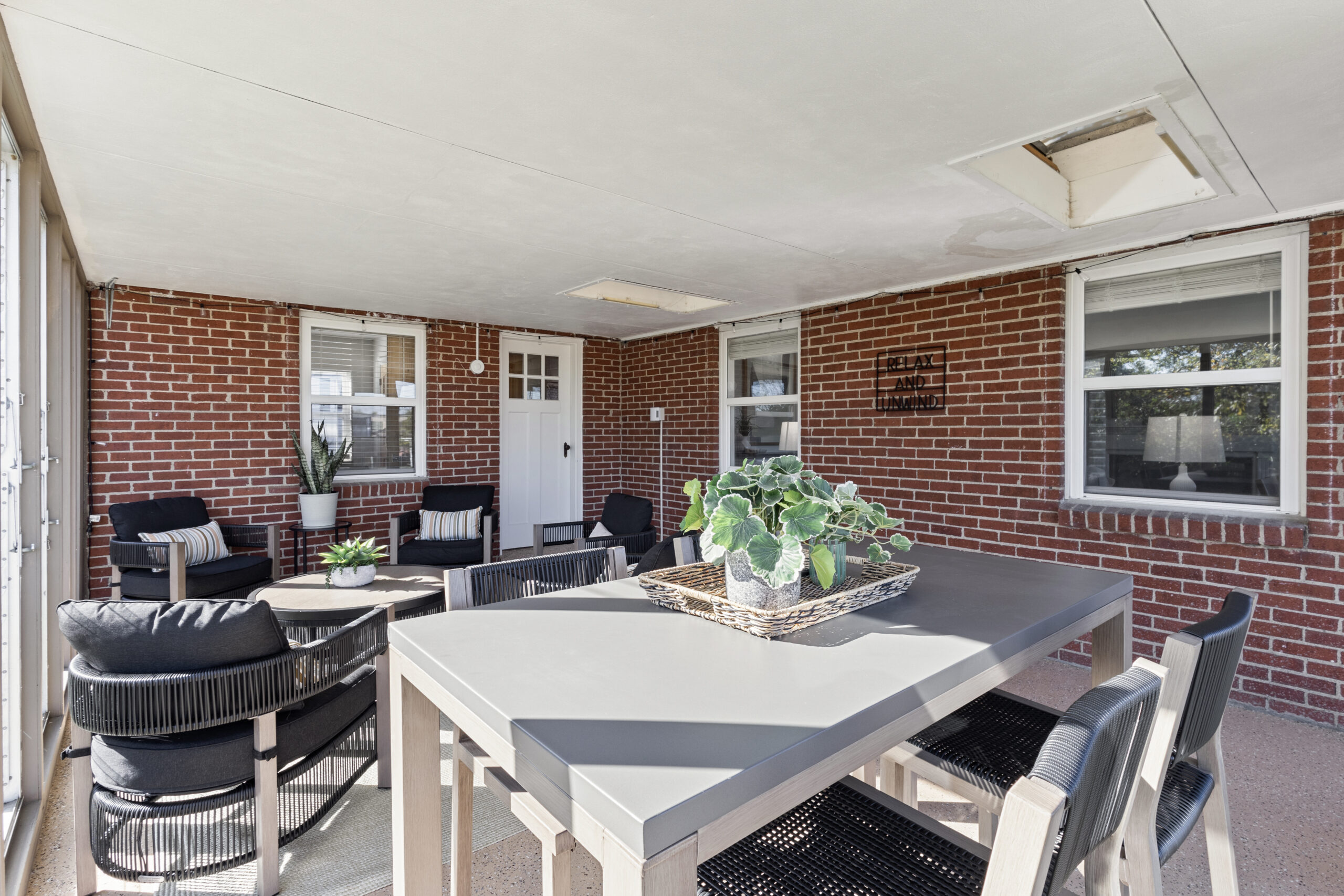 Outdoor covered dining