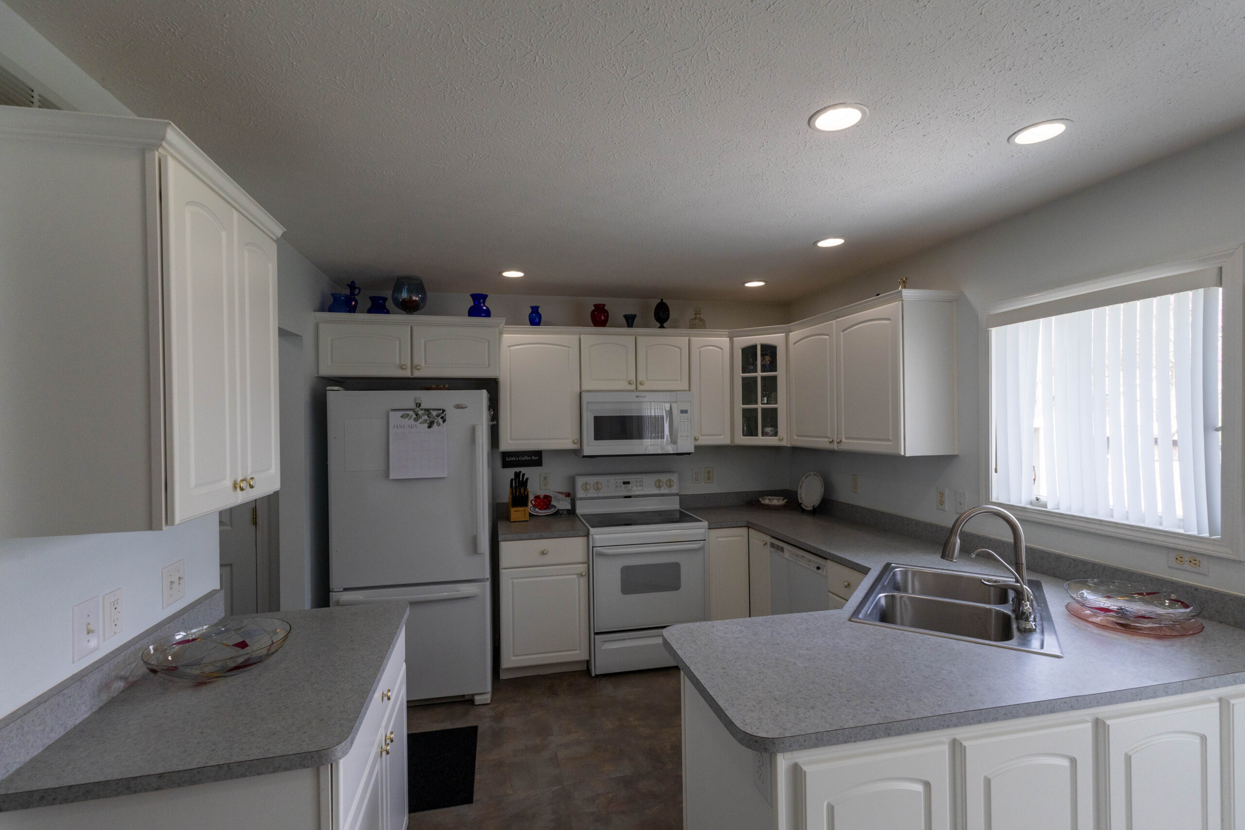 528 Meadowbrook Road - Kitchen